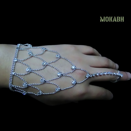 Vòng Tay Phối Nhẫn Đính Đá Sang Trọng Cho Cô Dâu