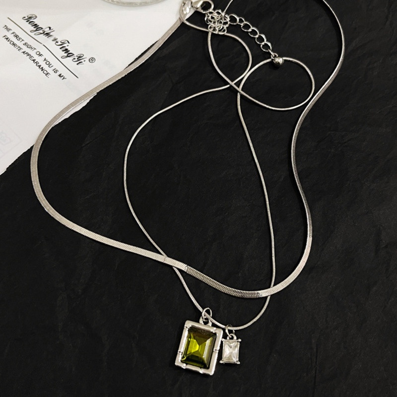 Hai lớp retro xanh vuông zircon xương rắn mặt dây chuyền nữ thiết kế thời trang cá tính ánh sáng sang trọng dây chuyền xương đòn