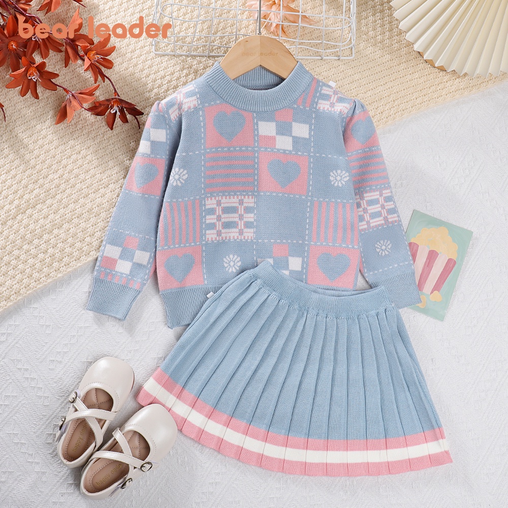 BEAR LEADER Set Đồ Mùa Thu 2 Món Gồm Áo Sweater Chui Đầu Kẻ Sọc Caro In Hình Trái Tim Và Chân Váy Xếp Ly Dệt Kim Cho Bé Gái