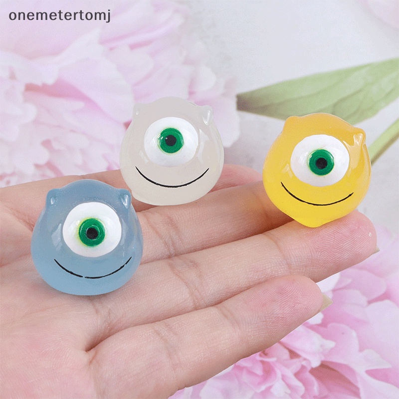 Set 2 Móc Khóa Hình Quái Vật Mắt To 3D Phát Sáng Dễ Thương