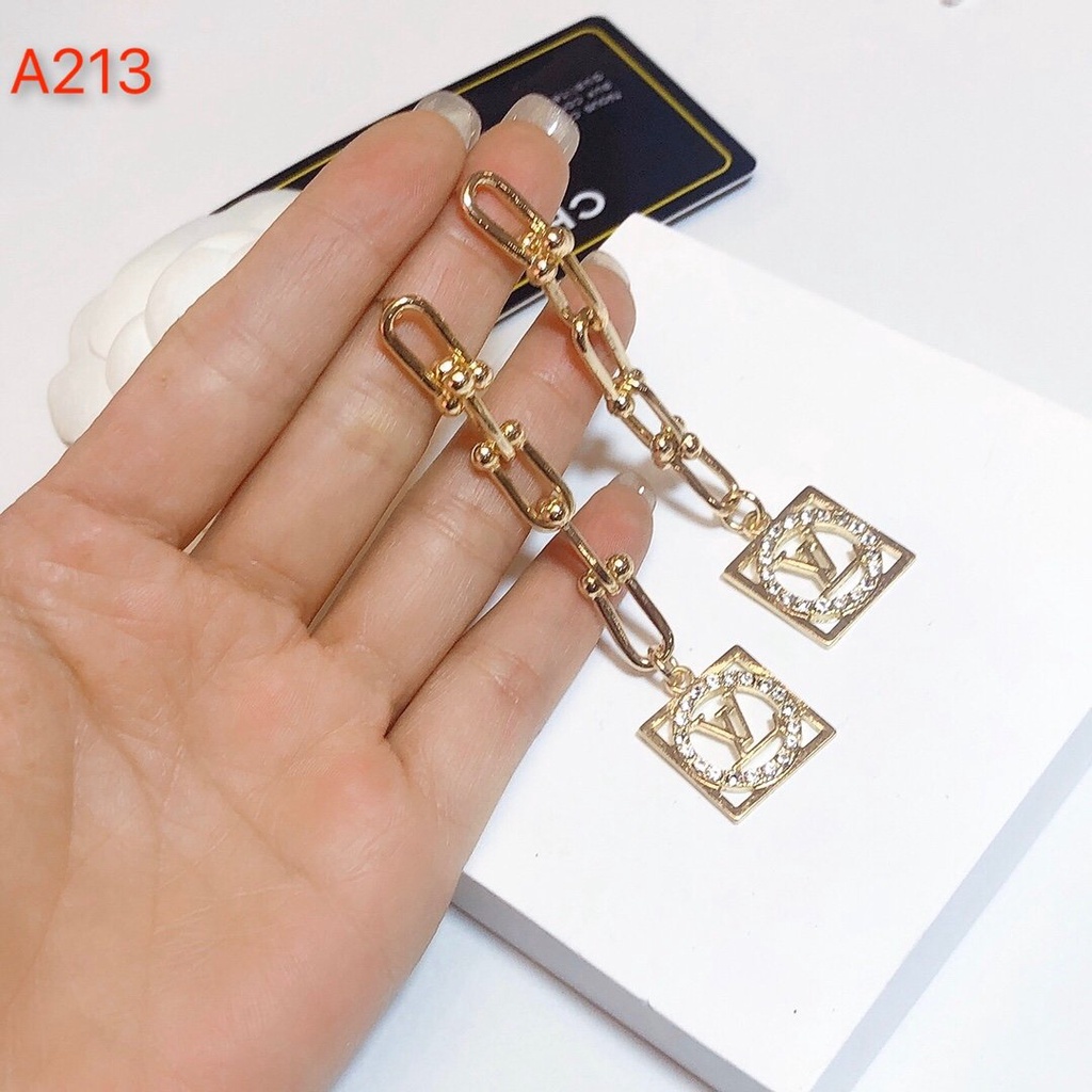Bông Tai LV Bằng Thép Titan 64 Thiết Kế Đơn Giản Thanh Lịch Cho Nữ