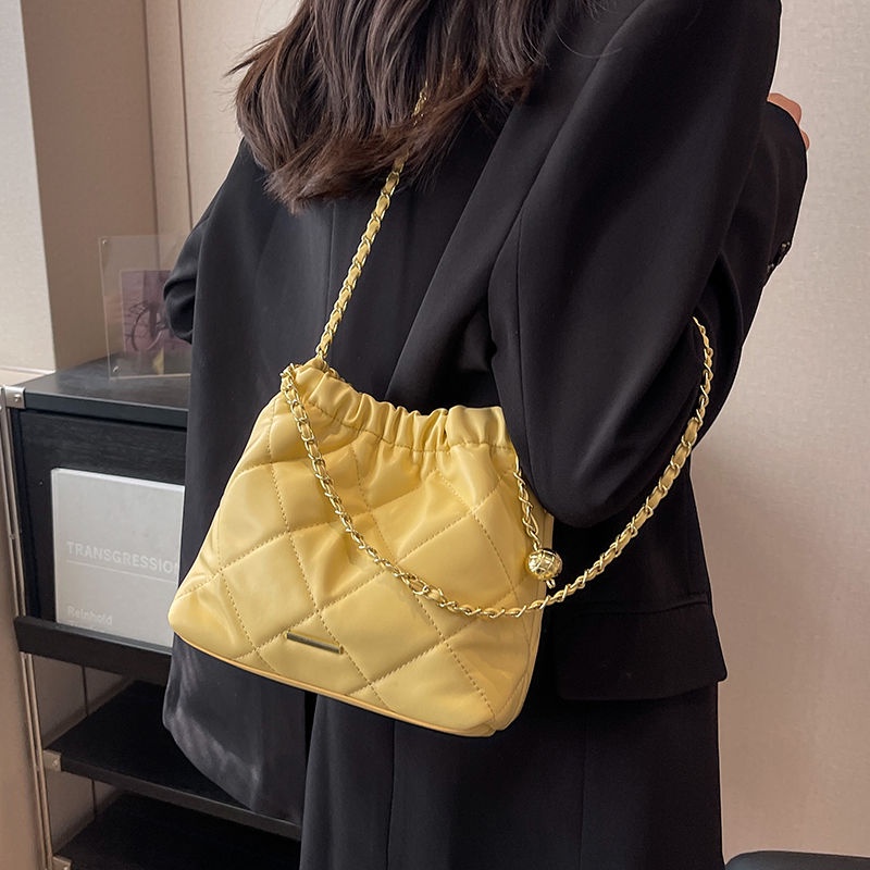 Túi Xách Đeo Vai Cỡ Nhỏ Đính Đá Phối Dây Xích Thời Trang Cao Cấp Cho Nữ