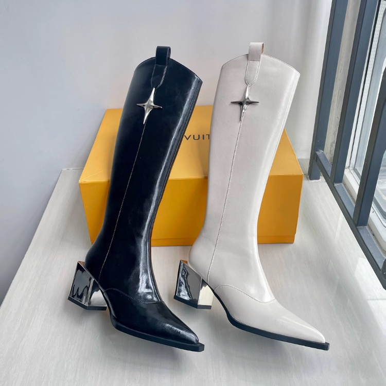 Giày Bốt Cao Gót Mũi Nhọn Thiết Kế Trẻ Trung Hợp Thời Trang Cho Bạn Gái