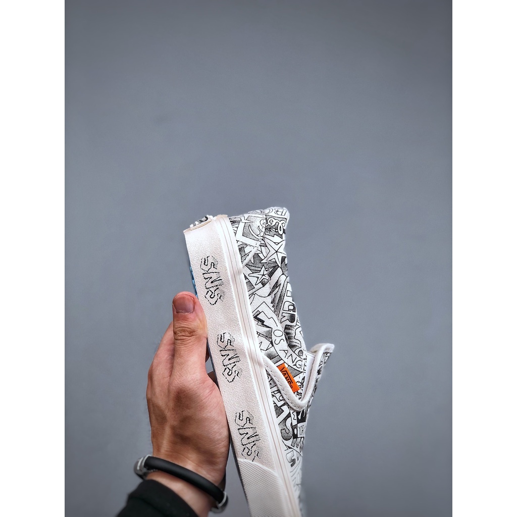 Giày thể thao sneakersntuff la x vance / vans vault mới nhất là những đôi giày thể thao được phát hành mới nhất. Ogclassic slip onlx màu be. Mô hình graffiti đen