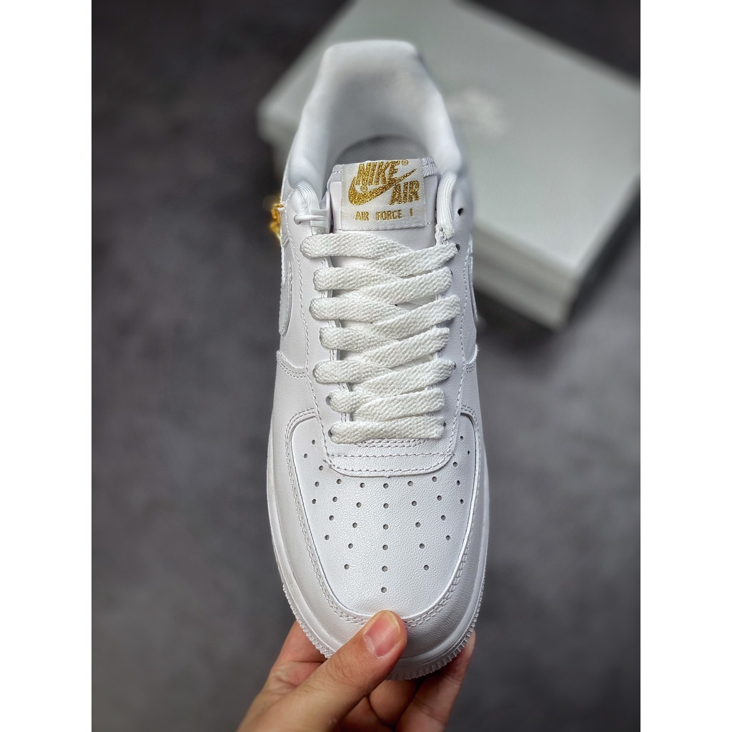 （Sản phẩm chính hãng）Nike Air Force 1 Low 07 LX Lucky giày thể thao iày chạy bộ nike màu trắng