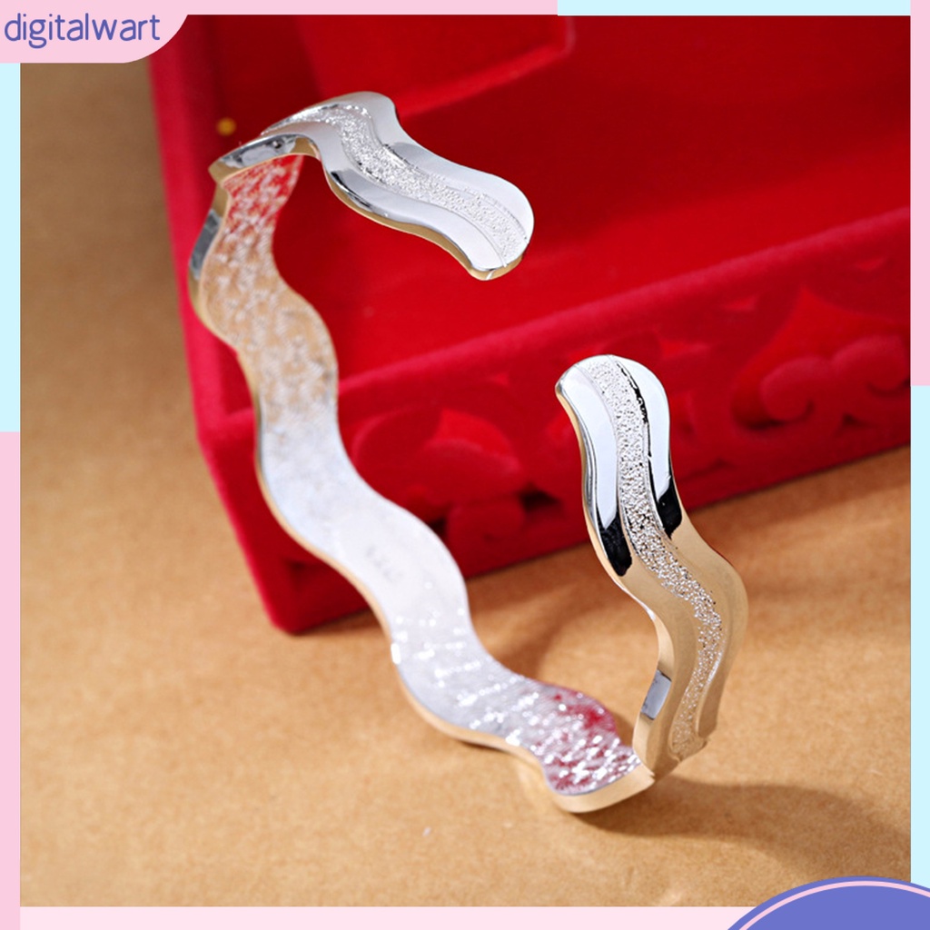 Vòng Đeo Tay Dạng Mở Bằng Kim Loại Điều Chỉnh Được Họa Tiết Lượn Sóng Thời Trang Dành Cho Nữ