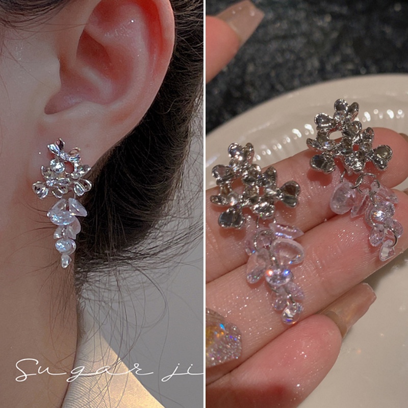Khuyên Tai Tua Rua Dáng Dài Hình Hoa Nho Đính Đá Pha Lê Lấp Lánh Thời Trang Cho Nữ
