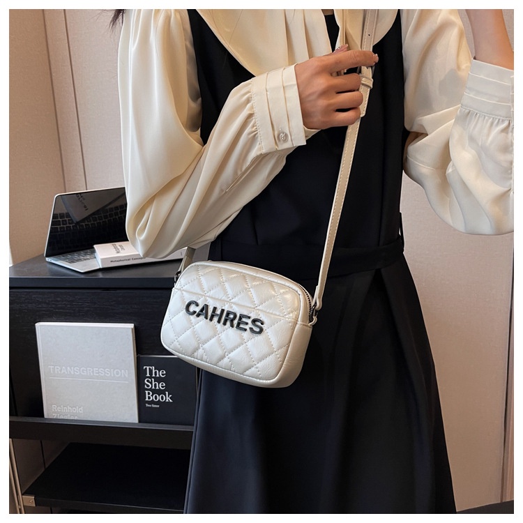 Túi Đeo Chéo Hình Vuông Cỡ Nhỏ Thêu Họa Tiết Thời Trang Mùa Hè 2023 Cho Nữ