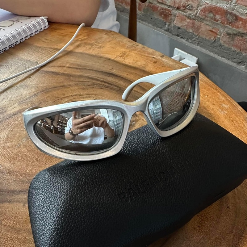 Kính Hiệu Cá Tính Balen Hot Hit Trendy