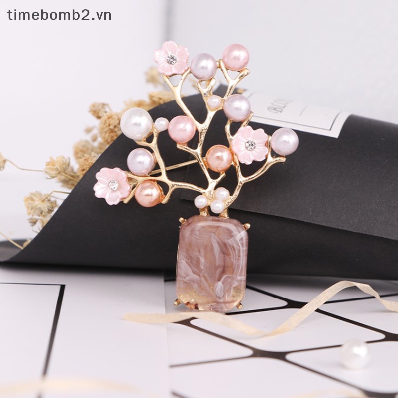 1 Huy Hiệu Cài Áo Hình Hoa Mận Đính Ngọc Trai Lãng Mạn .