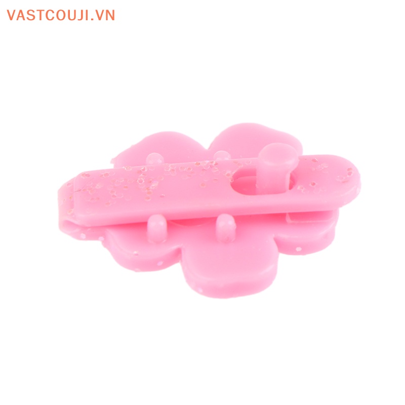 2 Kẹp Tóc Hình Hoa Xinh Xắn Cho Búp Bê 1 / 6