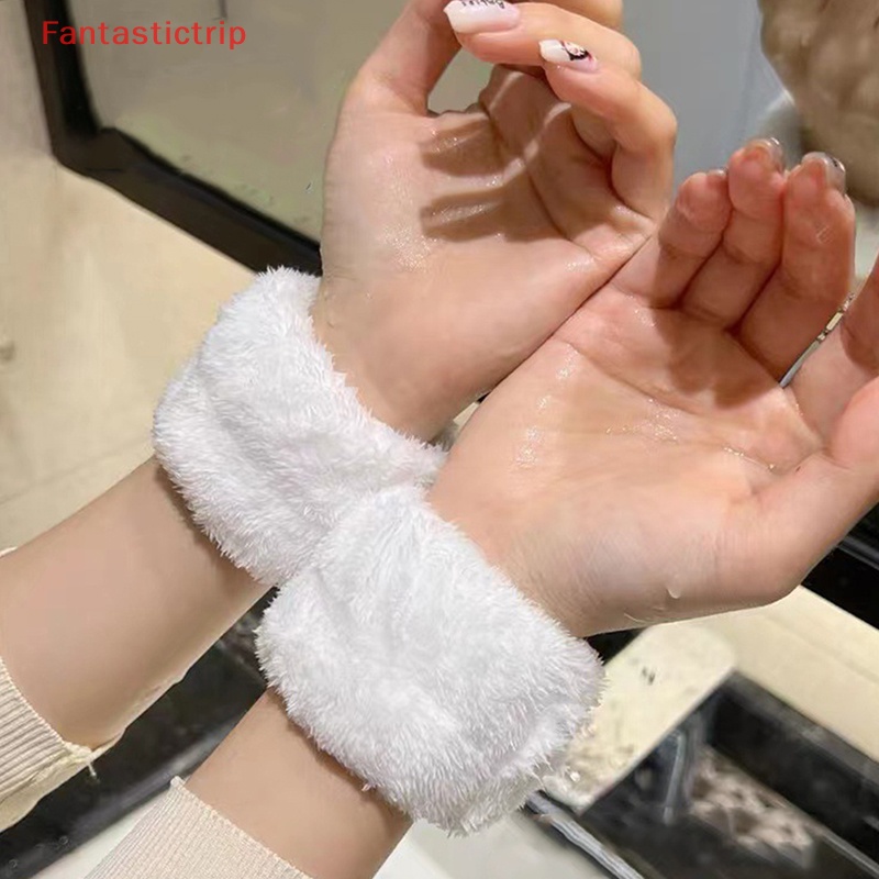 1 Cặp Băng Đeo Cổ Tay Thấm Hút Mồ Hôi Linh Hoạt Họa Tiết Hoạt Hình Dễ Thương Thoải Mái Có Thể Tái Sử Dụng