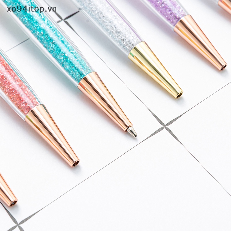 Bút Bi XOITOP Họa Tiết Vương Miện Nhiều Màu Sắc Bằng Kim Loại Sáng Tạo