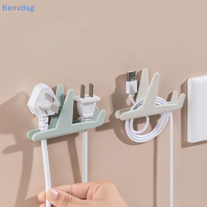 Giá Đỡ Phích Cắm Điện Gắn Tường Không Cần Đục Lỗ Tiện Dụng