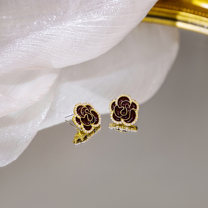 Bông Tai Hình Cánh Hoa Trà Đen / Vàng Đính Ngọc Trai Đơn Giản Thời Trang