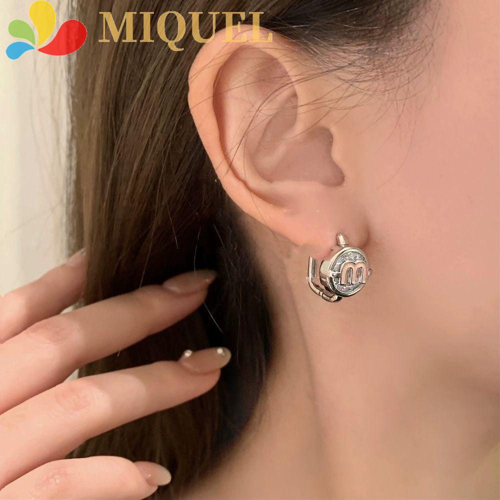 Khuyên Tai Hình Khối Chữ M Tráng Men Thanh Lịch