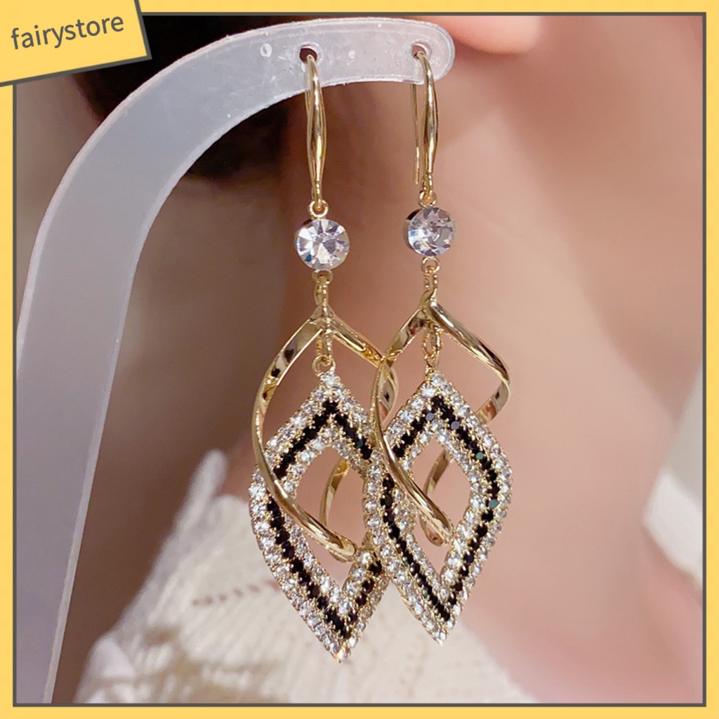 1 Đôi Bông Tai Hình Học Rỗng Đính Đá Sáng Bóng Phong Cách Vintage Dành Cho Nữ