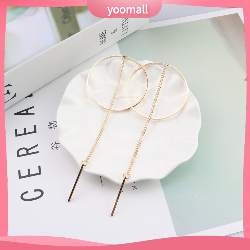 Bông Tai Hình Tròn Lớn Bằng Kim Loại Dạng Tua Rua Đơn Giản Cá Tính