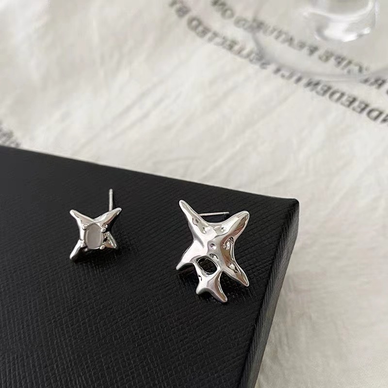 Khuyên Tai Bất Đối Xứng Đính Đá Zircon Ngôi Sao Nhỏ Gọn Tinh Tế Sang Trọng Thời Trang Cho Nữ