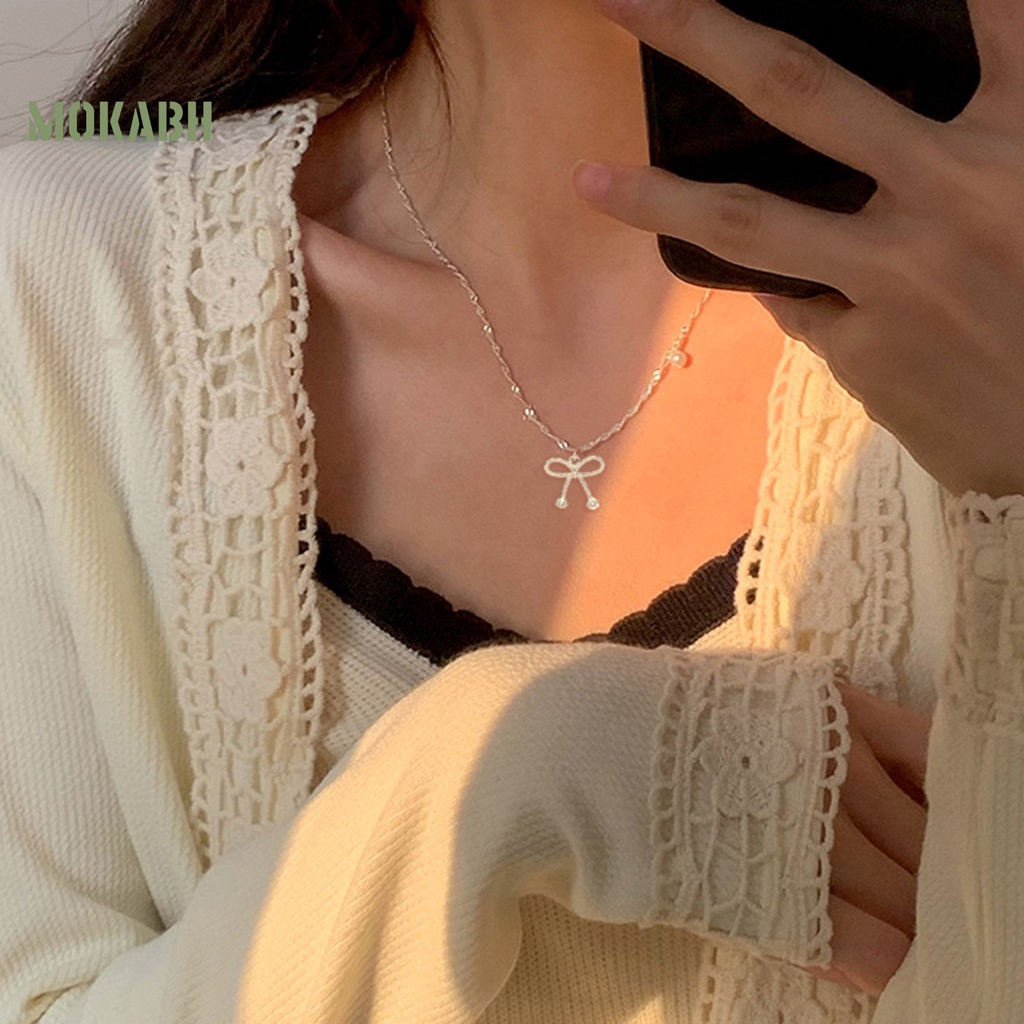 [Mok Abh] Vòng Cổ Choker Họa Tiết Hình Con Bướm Rỗng Đính Ngọc Trai Giả Không Phai Màu