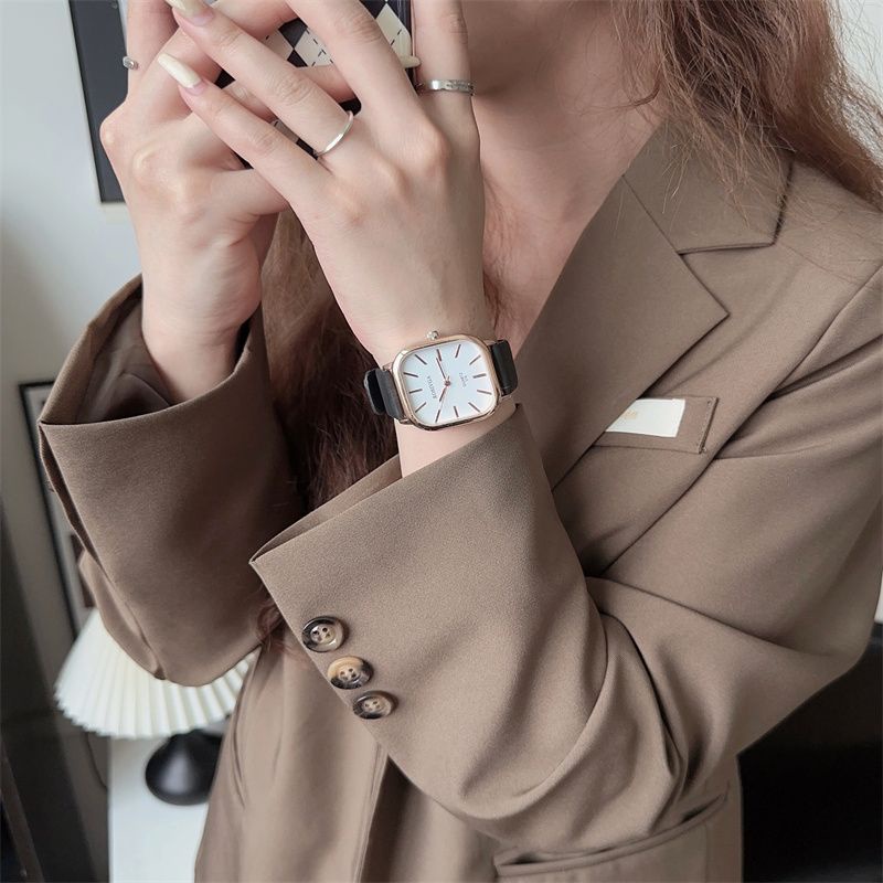 Đồng Hồ Đeo Tay Mặt Vuông Thiết Kế Đơn Giản Thời Trang Cho Nam Và Nữ