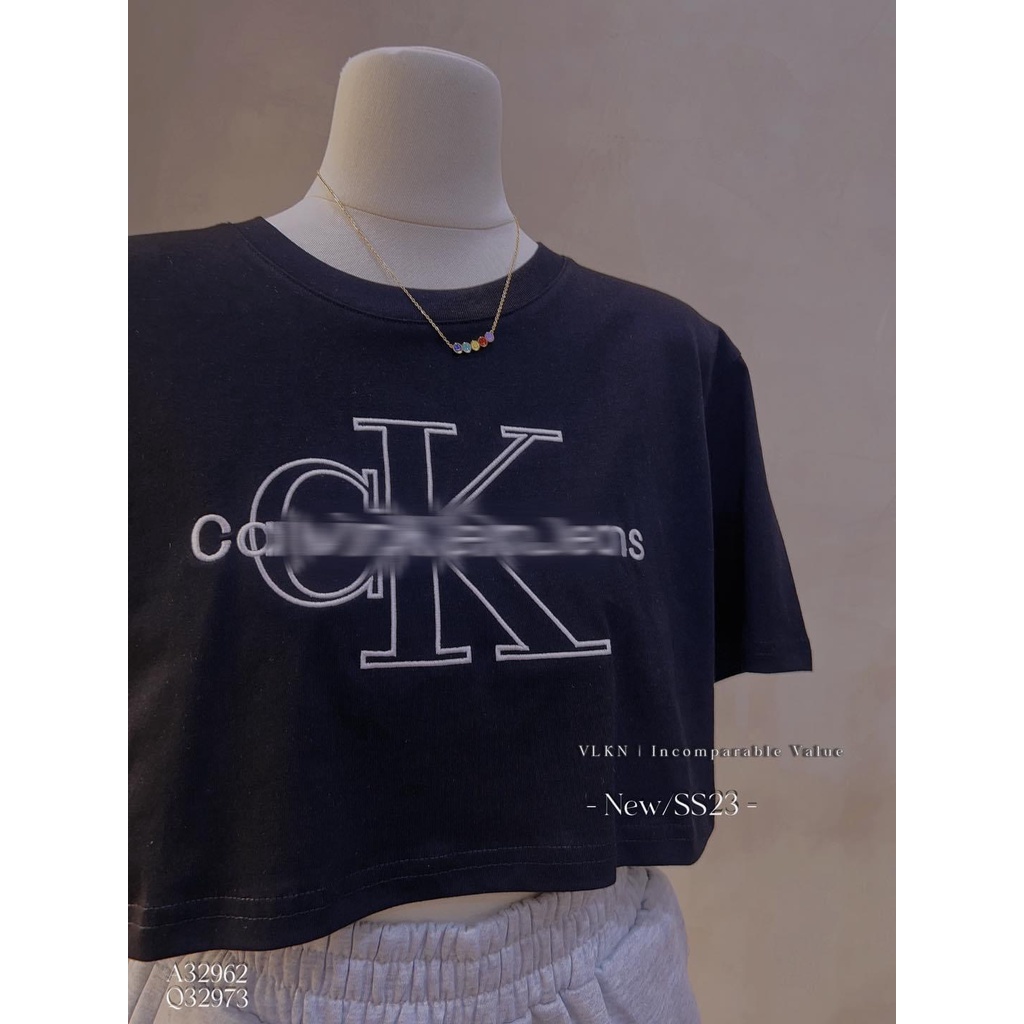 Áo thun in thêu ck crop.top