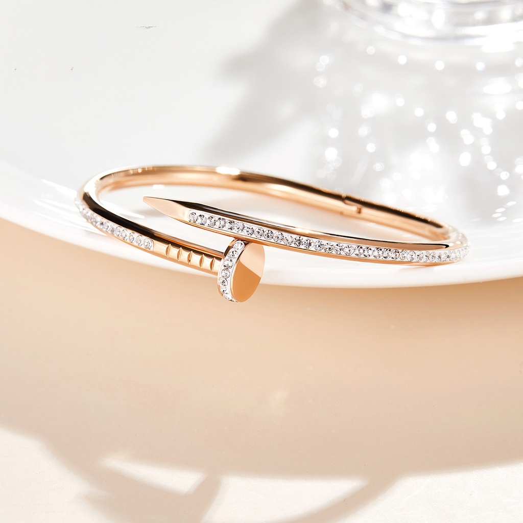 Vòng Tay Thép Titan Mạ Vàng 18K Đính Kim Cương Không Phai Thời Trang Hàn Quốc Chất Lượng Cao Cho Nữ