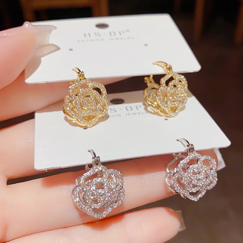 Bông Tai Thiết Kế Hình Hoa Rỗng Nhẹ Nhàng Sang Trọng