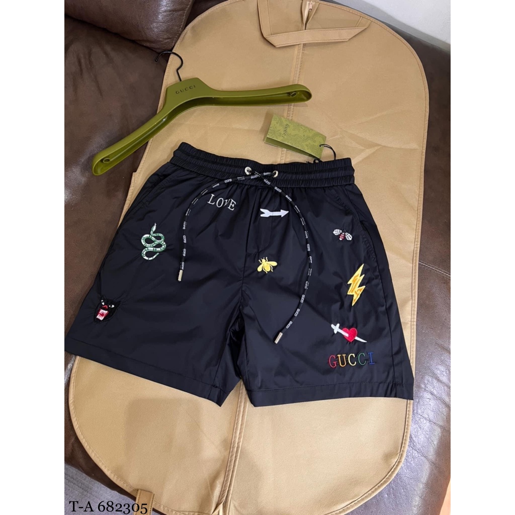 Quần Đùi Nam Vải Gió Gu Chỳ Thêu Logo Rõ Nét, Quần Shorts Nam Siêu Đẹp Thời Trang Trẻ Trung