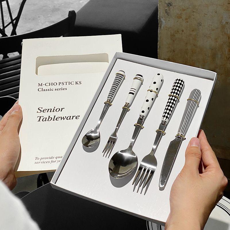Set dao muỗng nĩa ăn Steak Hepburn tay cầm bằng sứ INOX 304 chống gỉ phong cách Bắc Âu