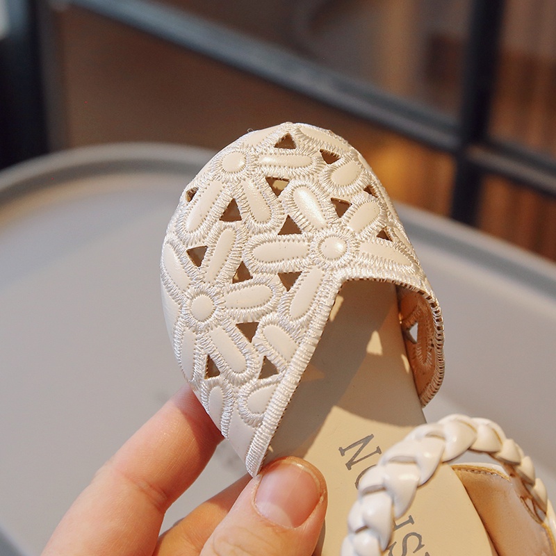 Giày Đế Mềm Chống Trượt Thêu Hoa Phong Cách Hàn Quốc Cho Bé Gái 2-8 Tuổi