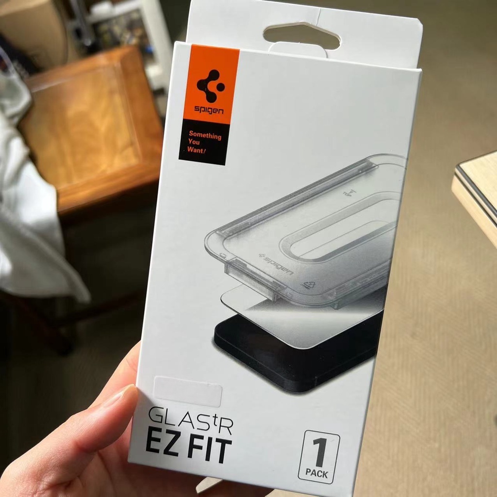 SPIGEN Kính Cường Lực hd Bảo Vệ Màn Hình iphone 15 pro max / 15 / 14 pro max / 14 pro