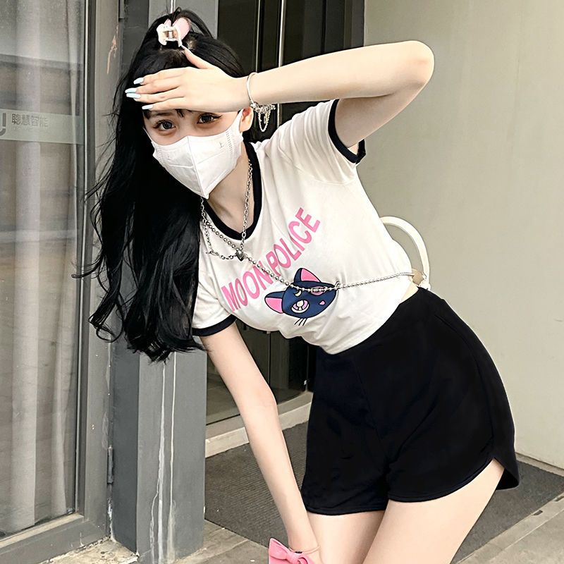 Set Áo Thun Ngắn Tay + Quần Short Lưng Cao Họa Tiết Hoạt Hình Thời Trang Mùa Hè Cho Nữ