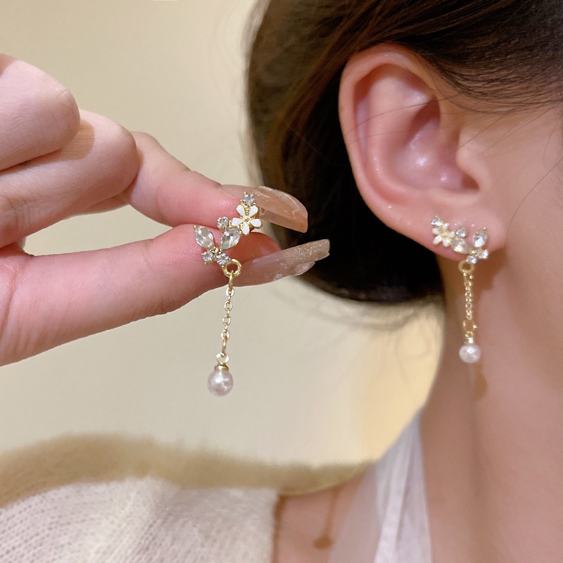 Khuyên Tai Tua Rua Hình Bướm Sang Trọng Cho Nữ