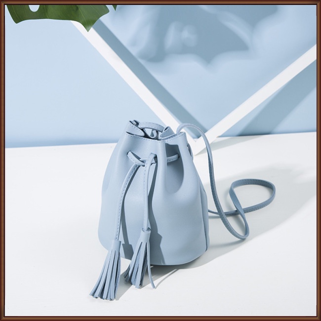 Túi Đeo Vai Rút Dây Màu Trơn Phối Tua Rua Thời Trang Cho Nữ