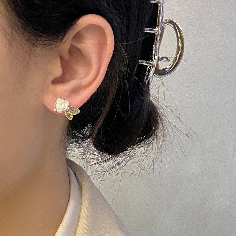 Bông Tai Mạ Bạc 925 Hình Bông Hoa Đính Ngọc Trai Nhân Tạo Phong Cách Hàn Quốc Sang Trọng