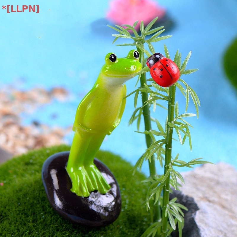 Mô Hình Chú Ếch Đứng Mini Dễ Thương Dùng Trang Trí Sân Vườn