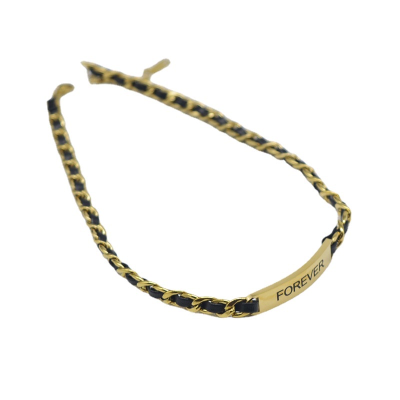 Niche Vòng Cổ Ngắn Bằng Da Dệt Phối Thép Titan Nhẹ In Chữ Thời Trang Cho Nữ