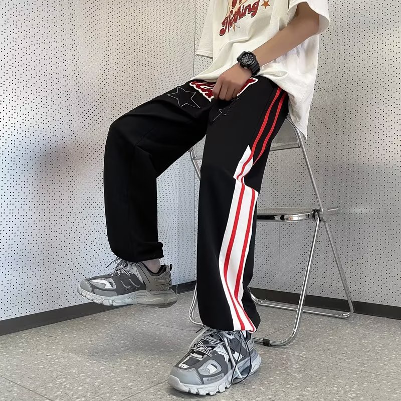 Quần Dài Ống Rộng Màu Đỏ Đen Phong Cách Retro Mỹ Cá Tính Cho Nam