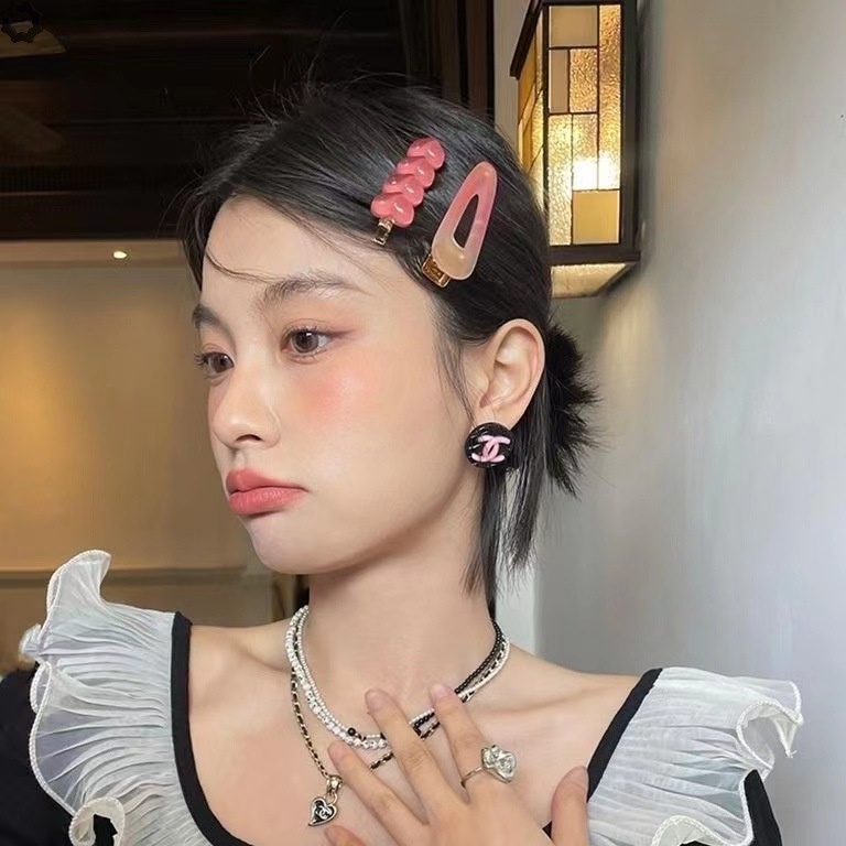 Kẹp Tóc Mái Trán Màu Hồng Hình Trái Tim Dễ Thương