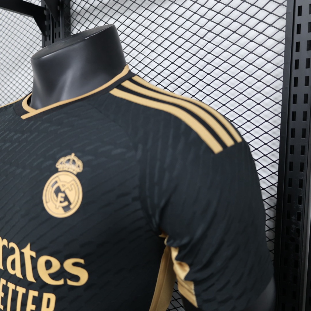 Áo Thun Bóng Đá Tay Ngắn Real Madrid 2324