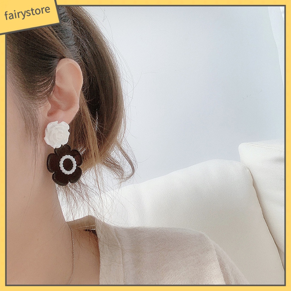 1 Đôi Bông Tai Hình Hoa Trà Đính Ngọc Trai Giả Phong Cách Retro