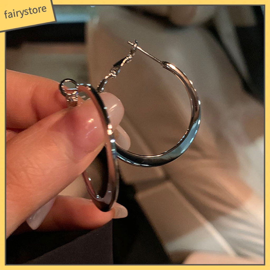 1 Đôi Bông Tai Hình Bướm / Ngọc Trai Giả Lấp Lánh Thời Trang