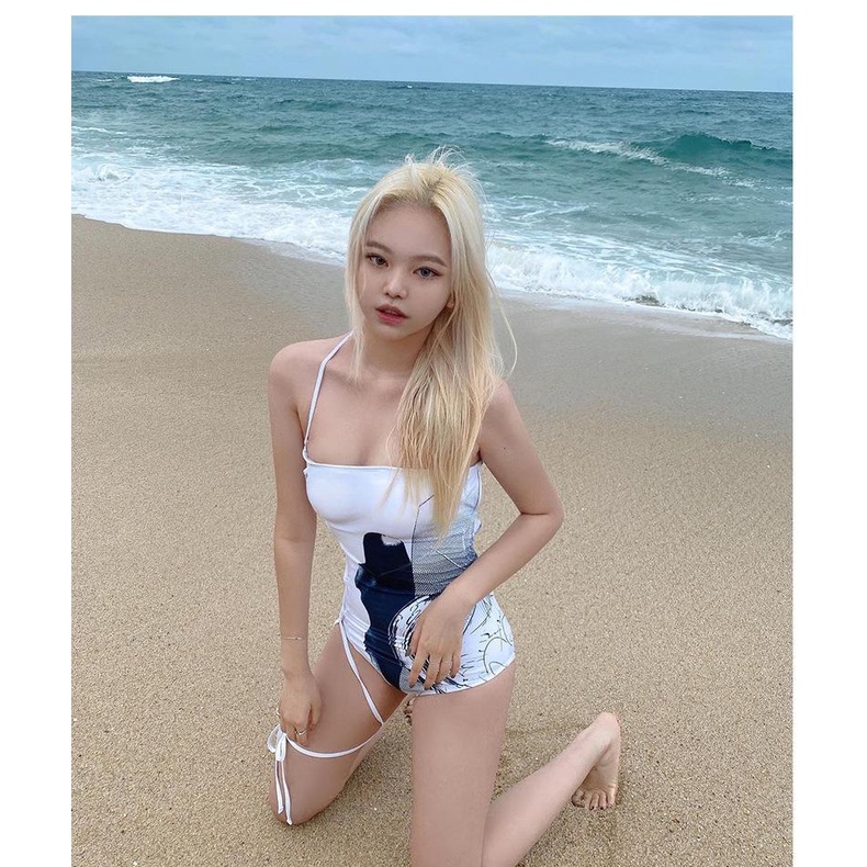 1 Bộ Đồ Bơi Một Mảnh Có Đệm Nâng Ngực Cỡ Lớn Thời Trang Phong Cách Mới