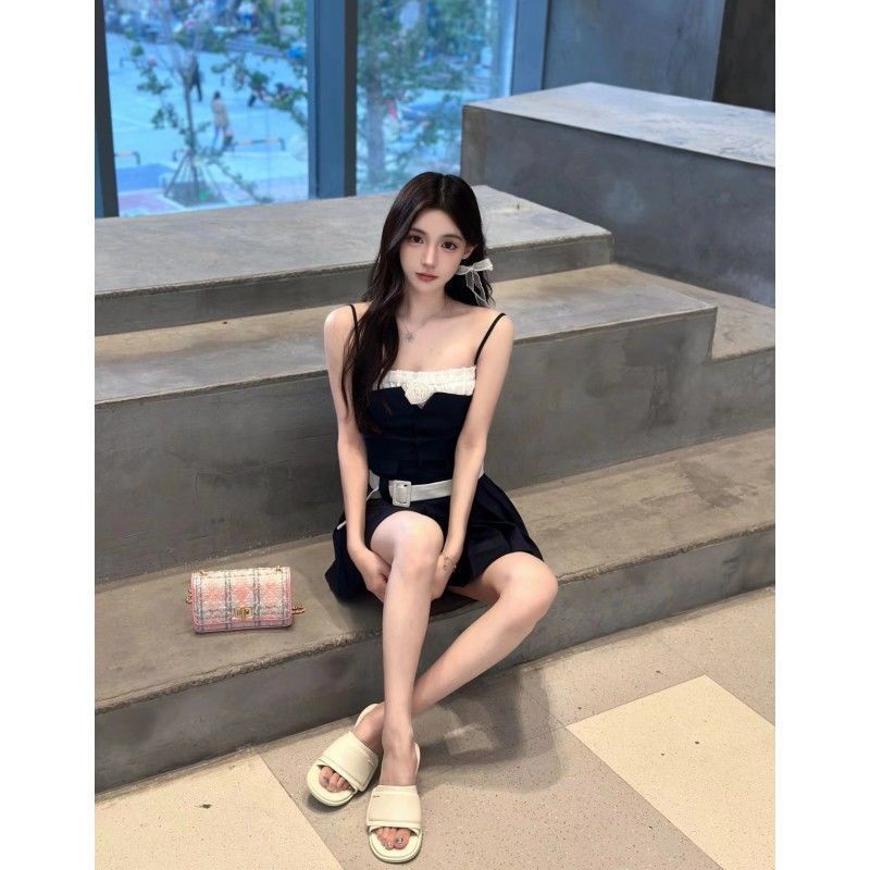 Váy Hai Dây Xếp Ly Hẹp Eo Hẹp Ghép Màu Sắc Tương Phản Phong Cách Phương Tây Thời Trang Cho Nữ