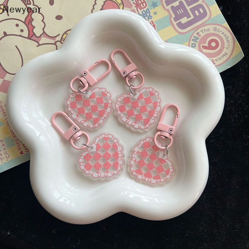 Móc Khóa Hình Trái Tim Dạng Lưới Màu Hồng Dễ Thương