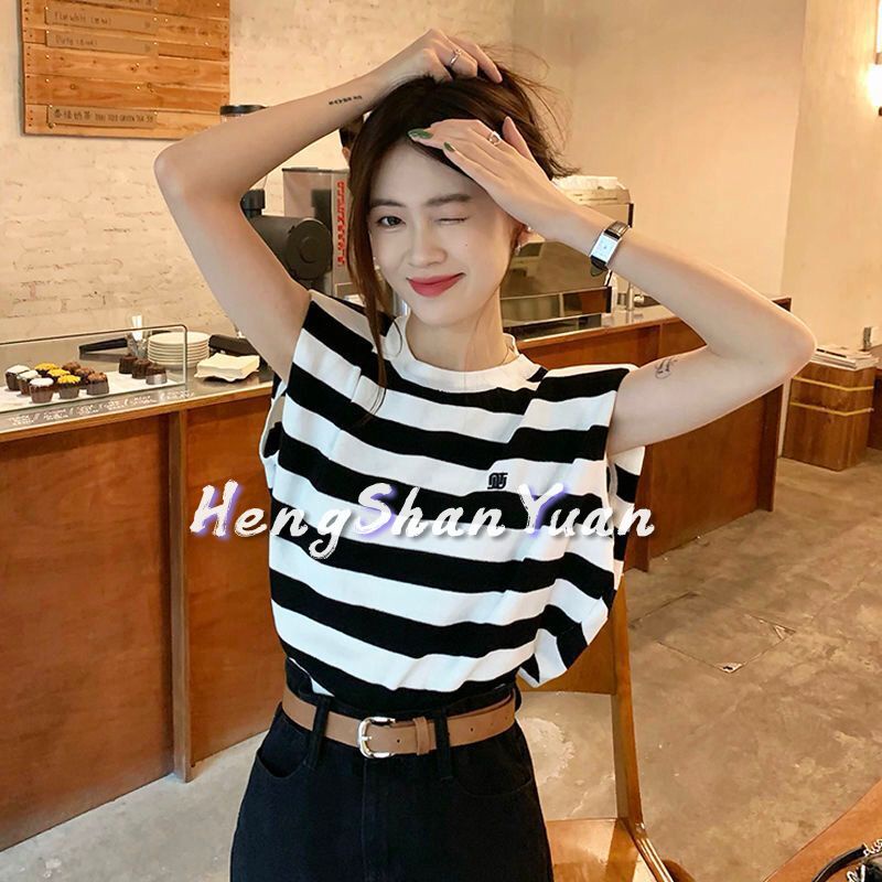 Áo Thun Nữ Cộc Tay Cổ Tròn Sọc Ngang Thời Trang