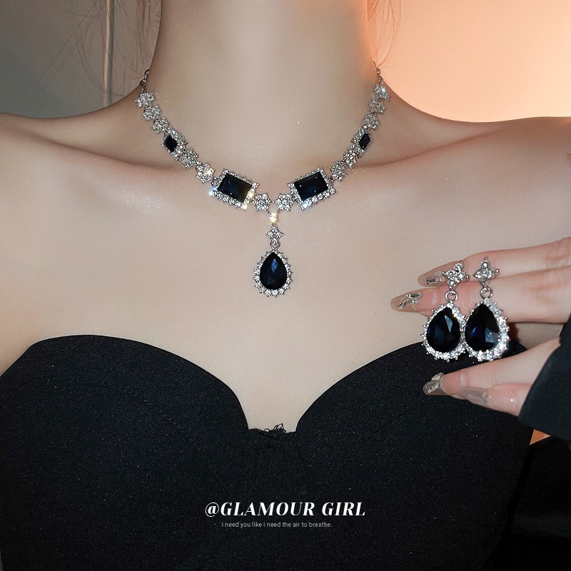 1 Bộ Vòng cổ Và Bông Tai Đính Kim Cương Hình Giọt Nước Sang Trọng Nhẹ Nhàng Cá Tính