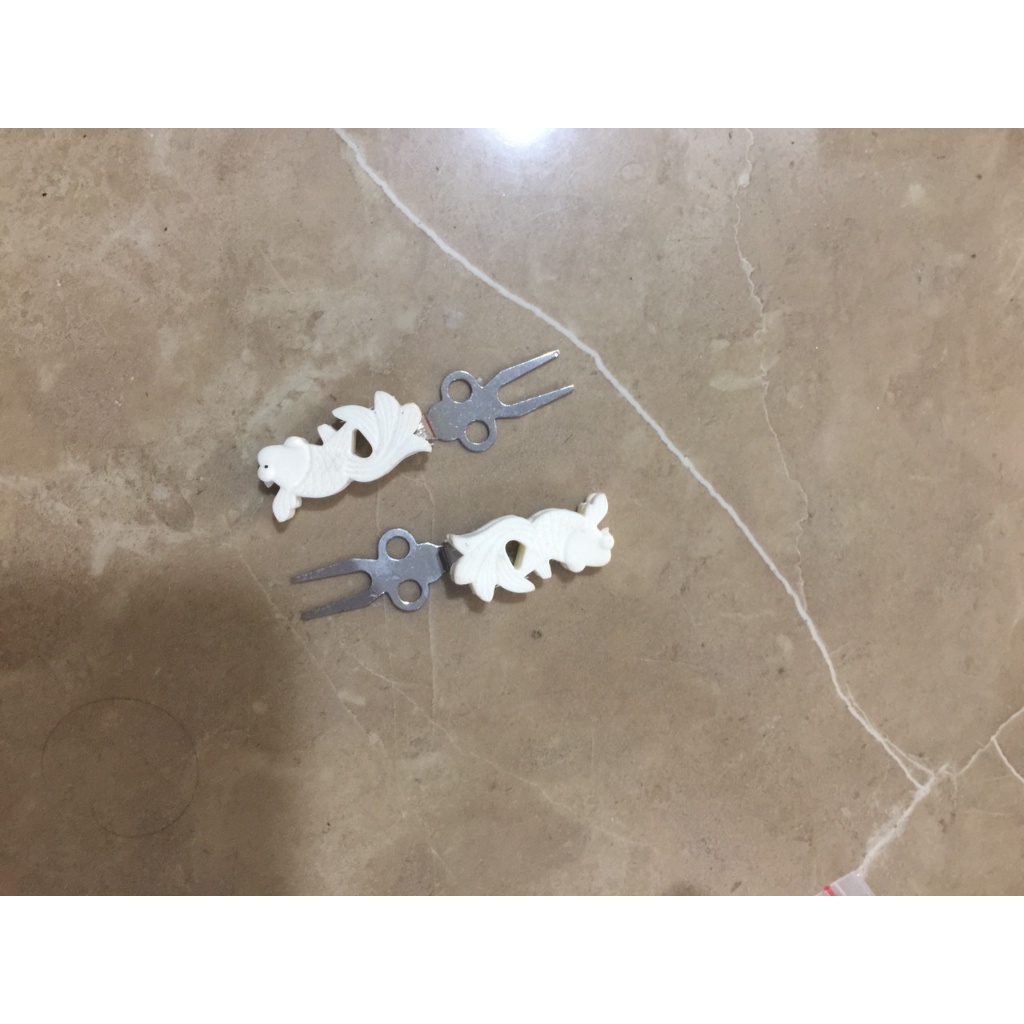 Xiên chuối nhựa loại đẹp cho chim chào mào, vành khuyên các loại