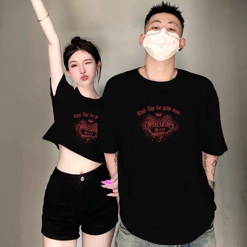 ihkke Áo Thun crop Top Màu Đen In Họa Tiết Hoa Hồng / Vương Miện Thời Trang Hàn Quốc Cho Cặp Đôi